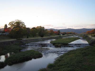 夕暮れの賀茂川